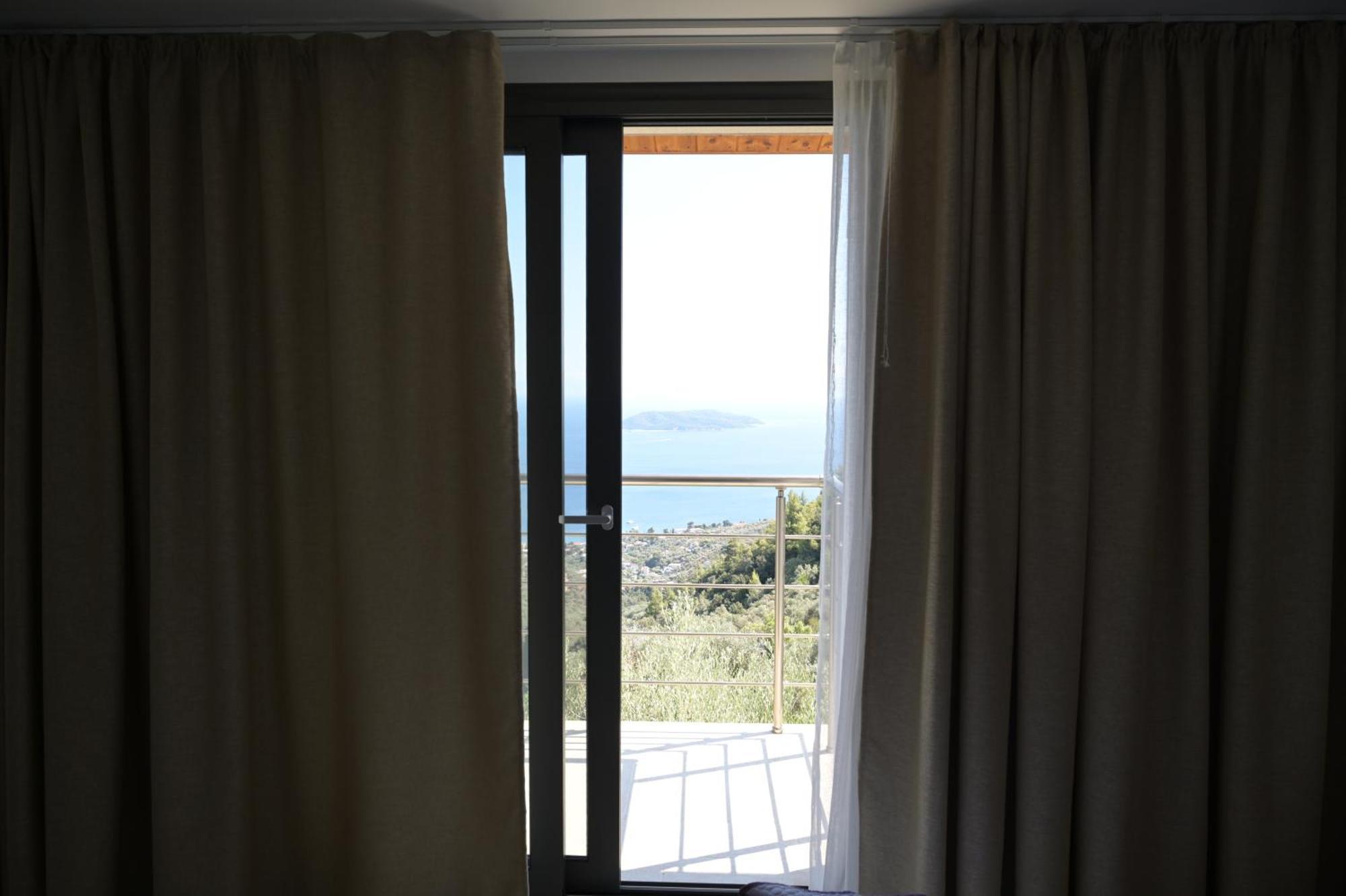 Sky Sea Resort & Villas Megali Ammos  Buitenkant foto